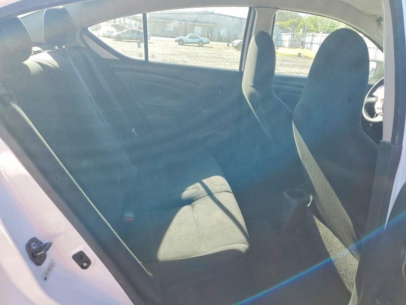 2012 Nissan Versa 1.6 s