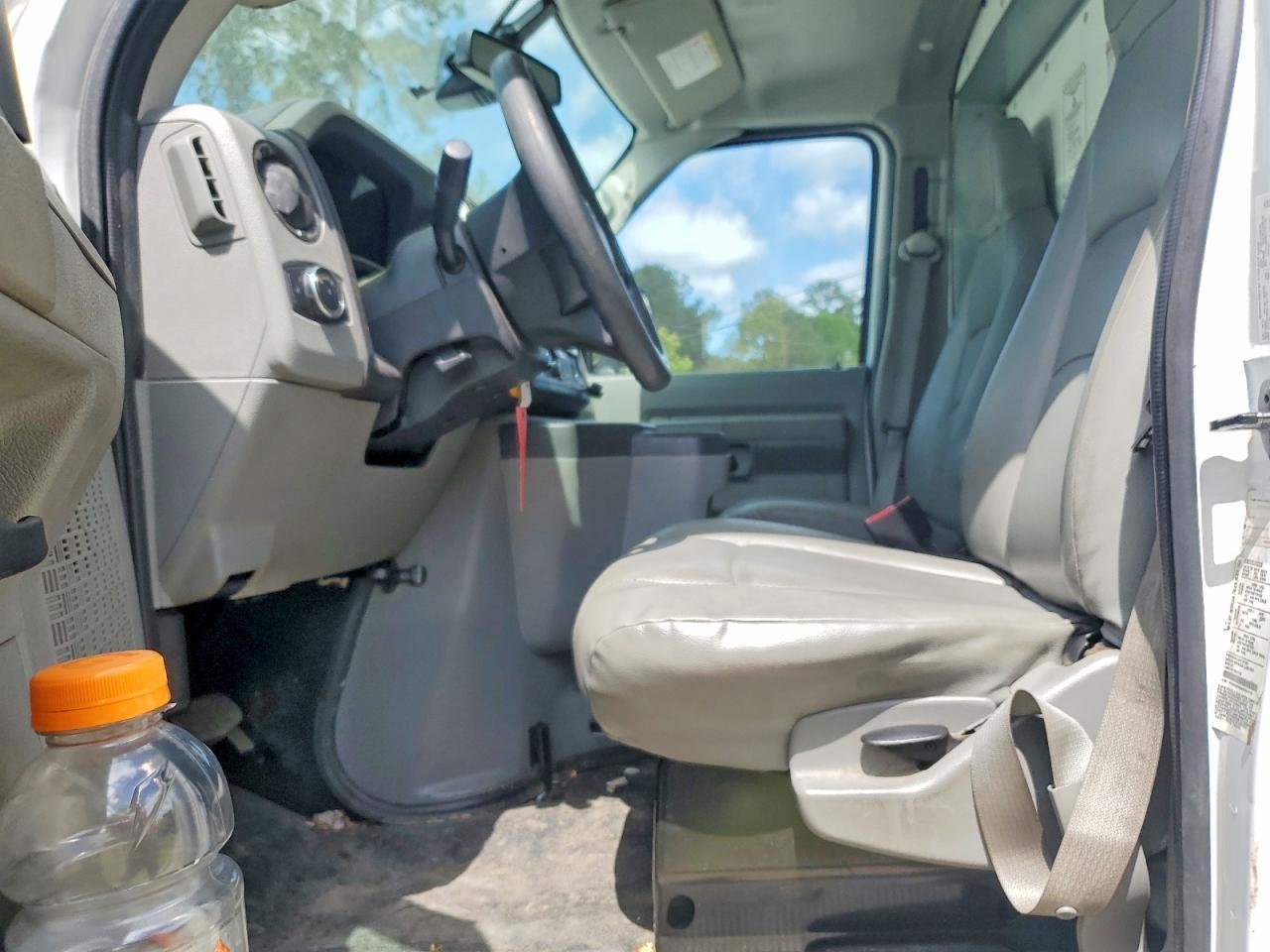2022 Ford E350 BOX Truck