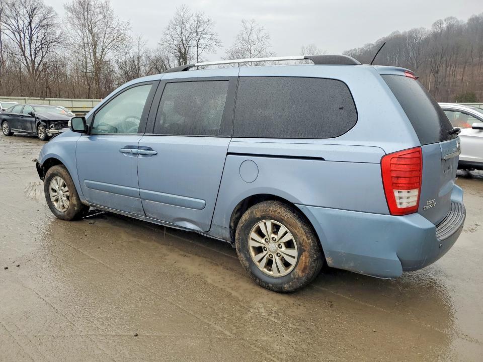 2011 KIA Sedona lx