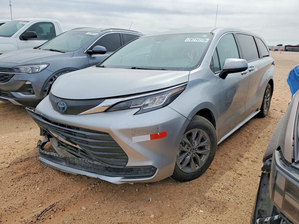 2023 Toyota Sienna le