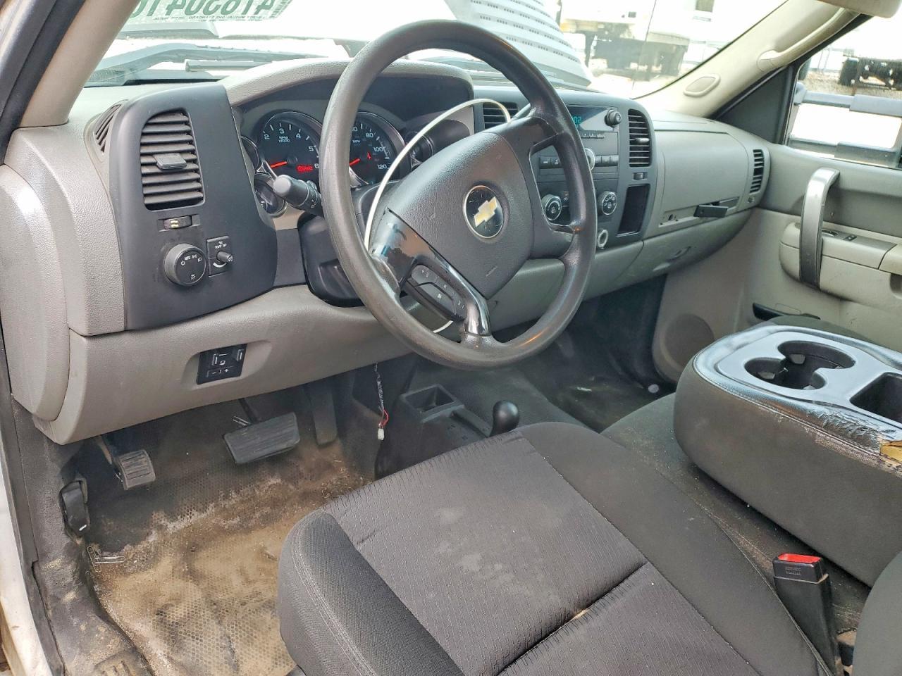 2012 Chev Rolet Silverado Flatbed Truck