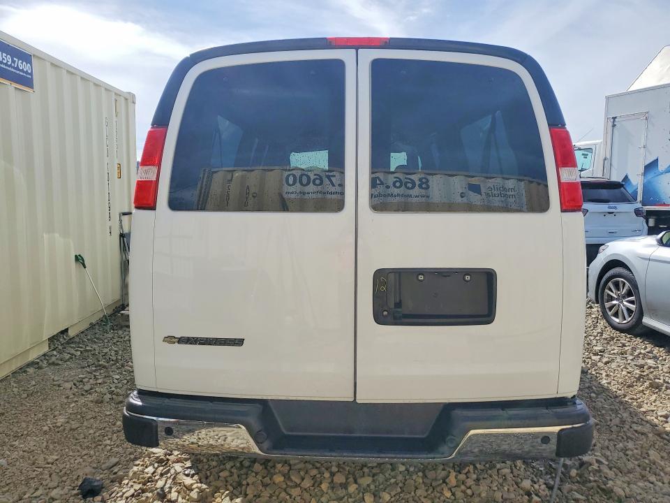 2025 Chevrolet Express G3500 LT