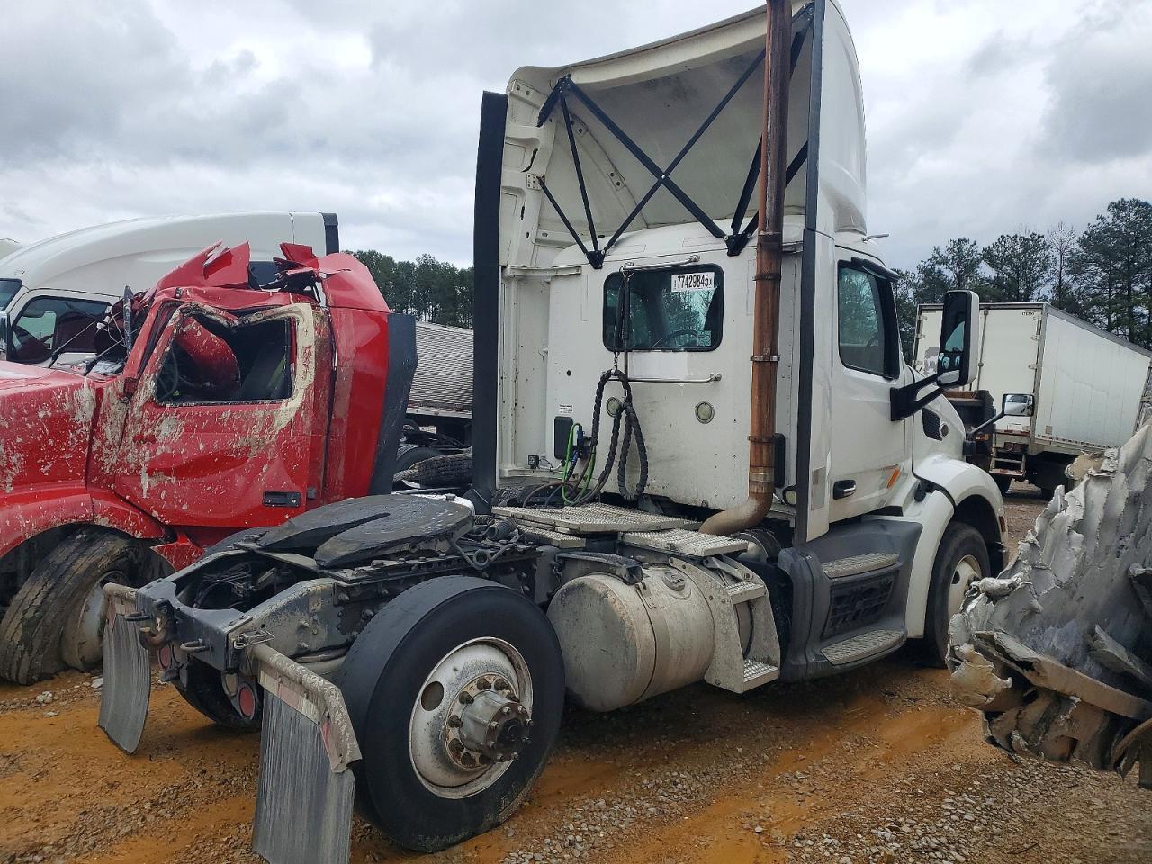2017 Peterbilt 579 Semi Truck