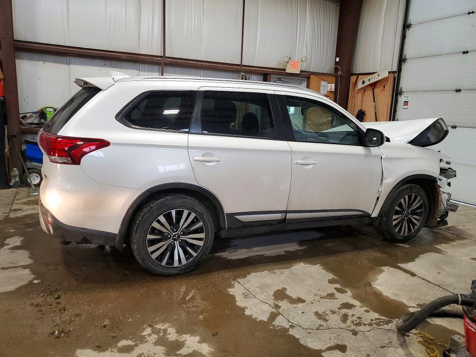 2020 Mitsubishi Outlander es
