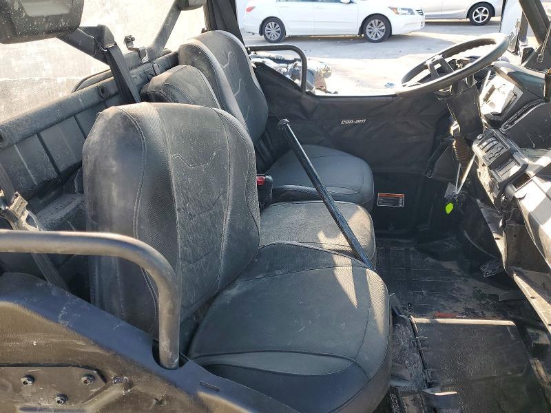 2024 Can-Am Defender xt HD7