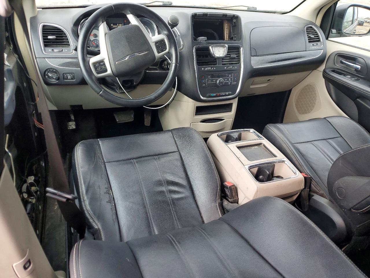 2014 Chrysler Town & Country Touring
