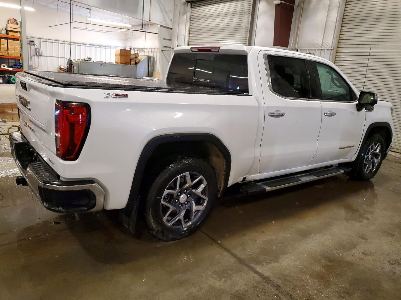 2024 GMC Sierra K1500 SLT