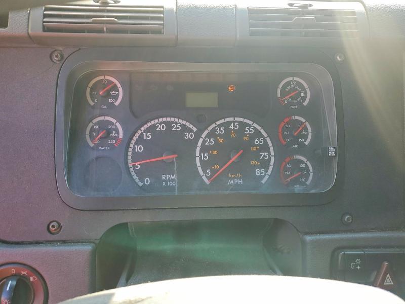 2010 Freigliner Cascadia 113