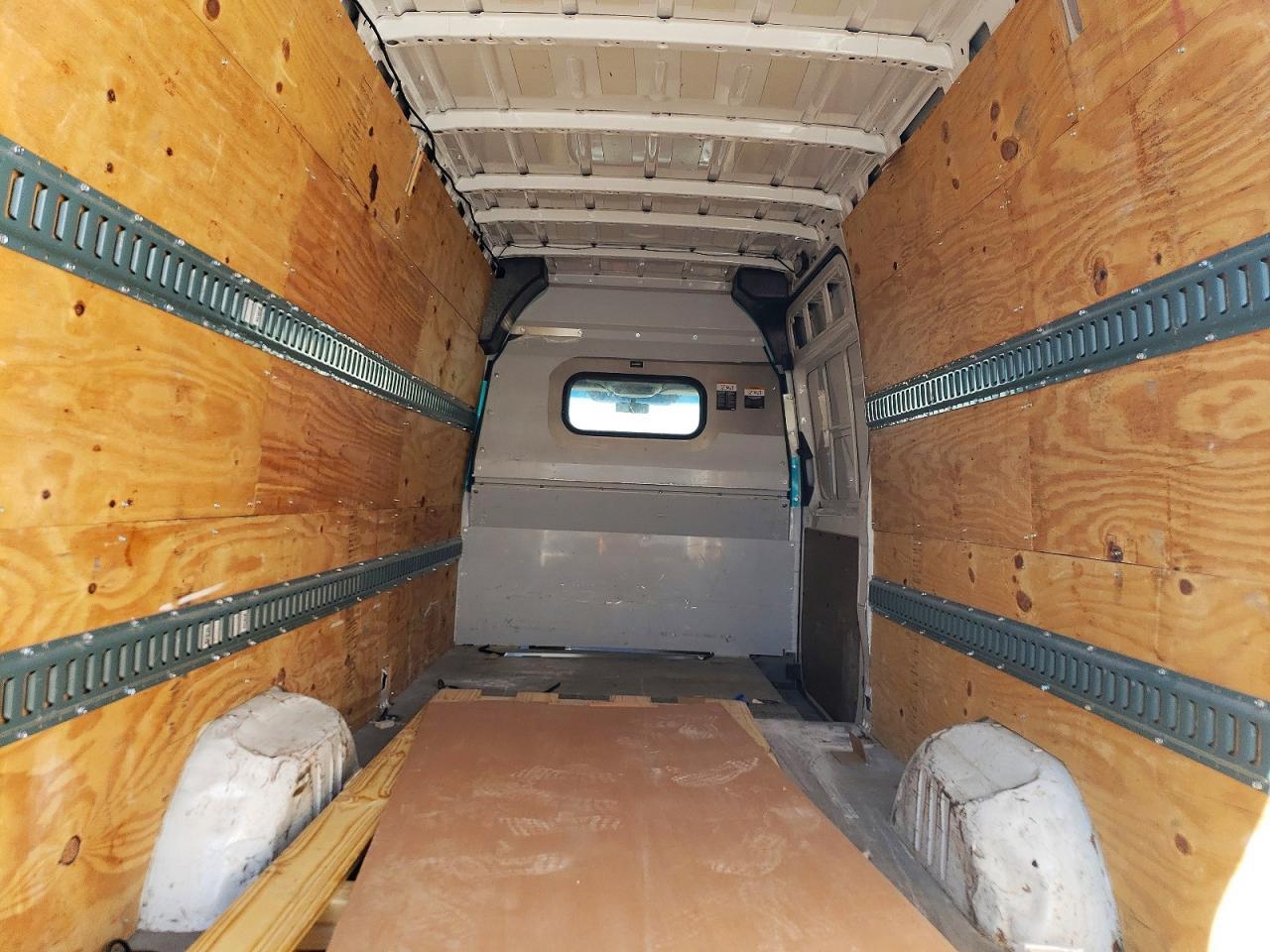 2015 Mercedes-Benz Sprinter 2500 Delivery Van