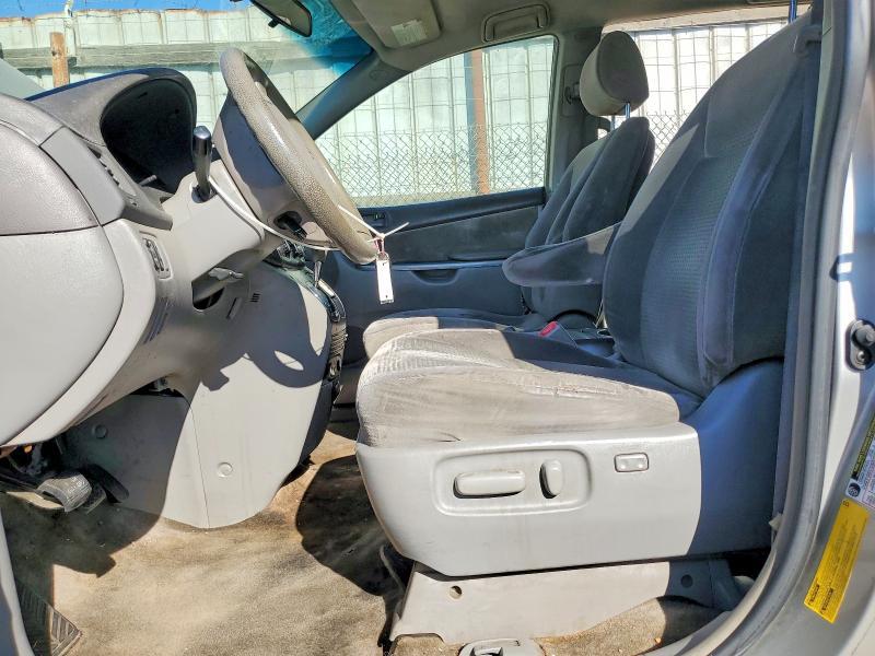 2008 Toyota Sienna le 8-passenger