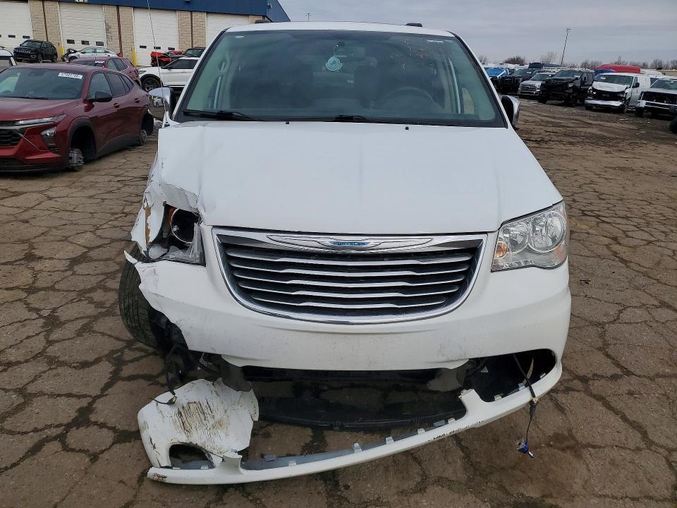 2016 Chrysler Town & Country Touring l