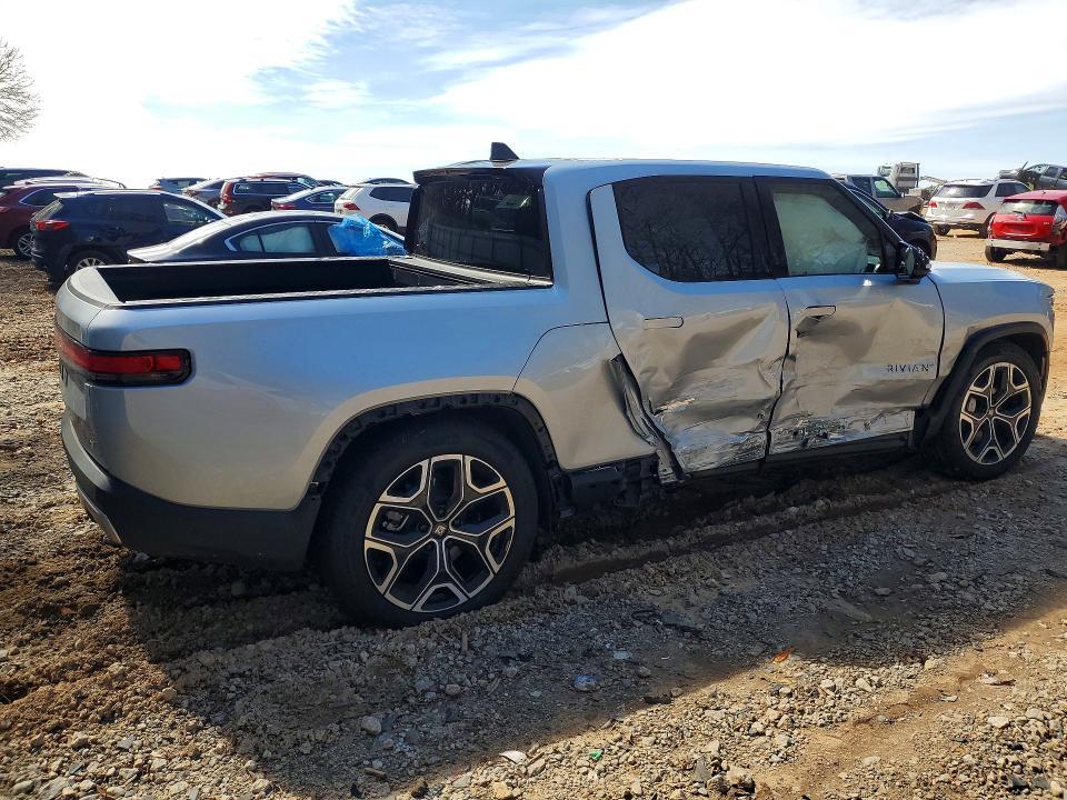 2025 Rivian R1T Adventure