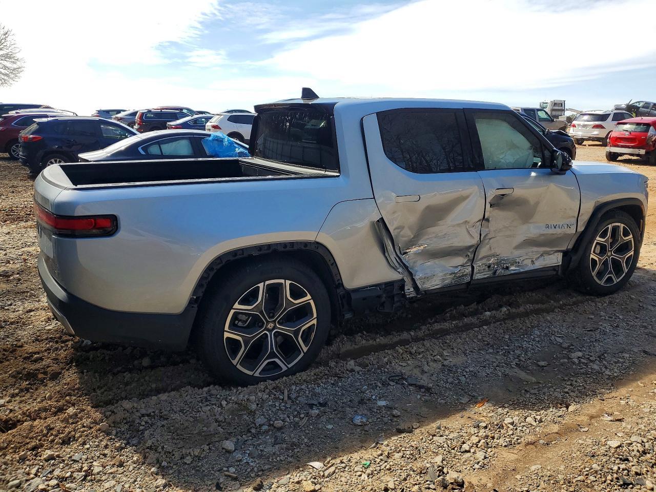 2025 Rivian R1T Adventure