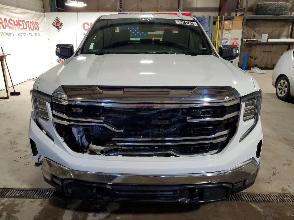 2025 GMC Sierra K1500 SLT