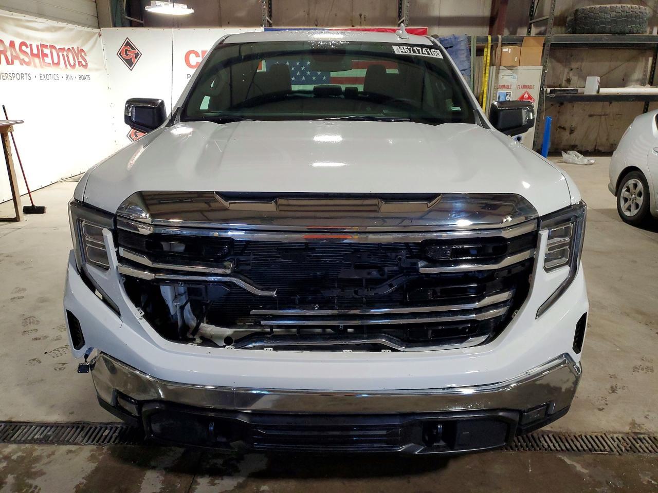 2025 GMC Sierra K1500 SLT