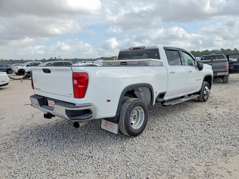 2022 Chevrolet Silverado C3500 LTZ