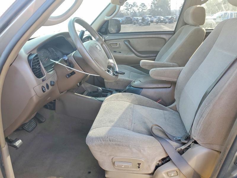 2004 Toyota Sequoia SR5