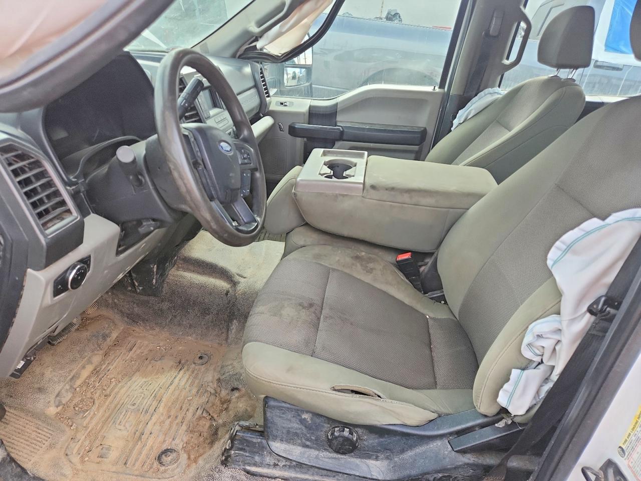 2021 Ford F250 Super Duty Flatbed Truck