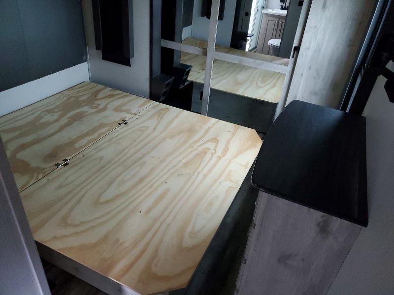 2022 Keystone 2022 Keystone Avalanche Camper