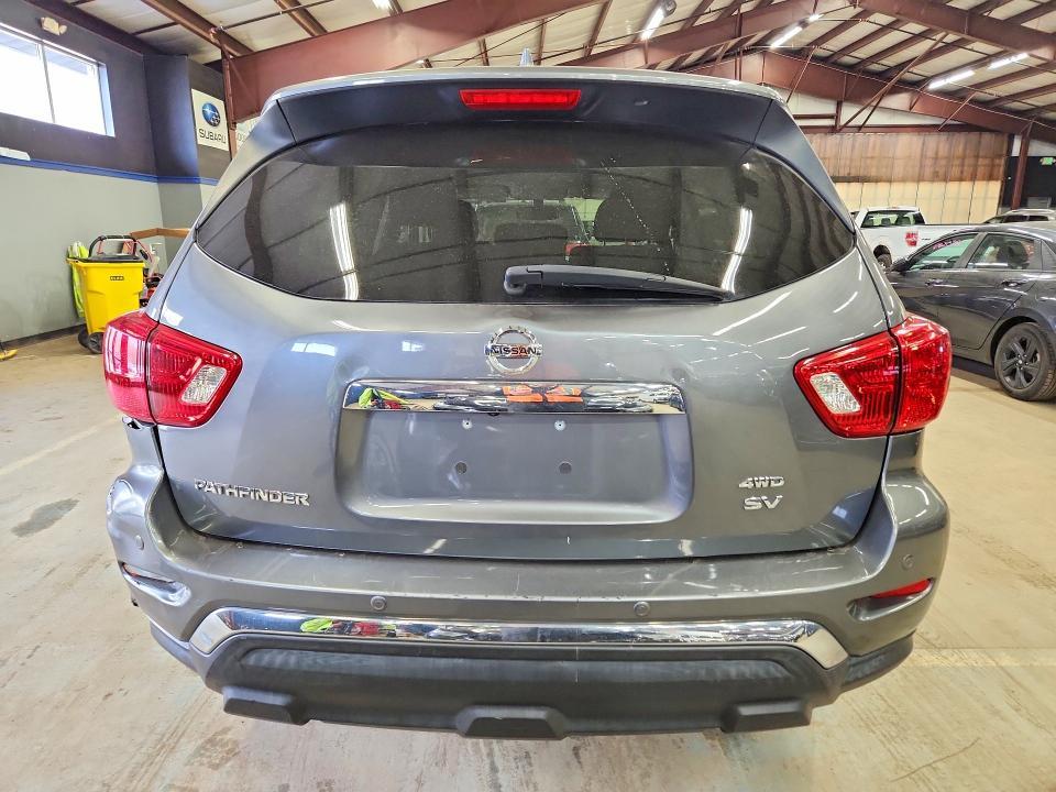 2019 Nissan Pathfinder sv