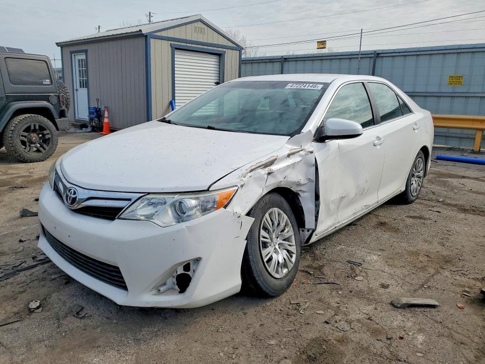2014 Toyota Camry le