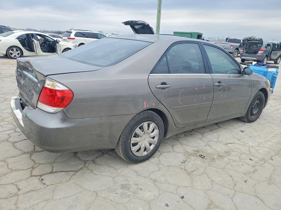 2005 Toyota Camry le