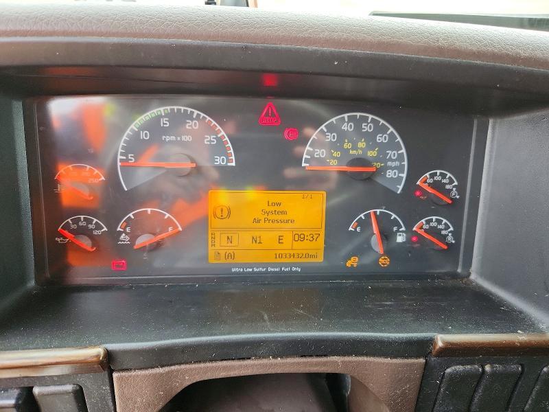 2016 Volv O VNL Semi Truck