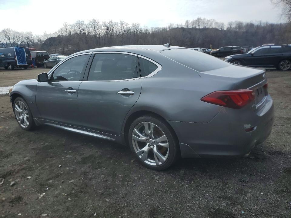 2017 Infiniti Q70 3.7