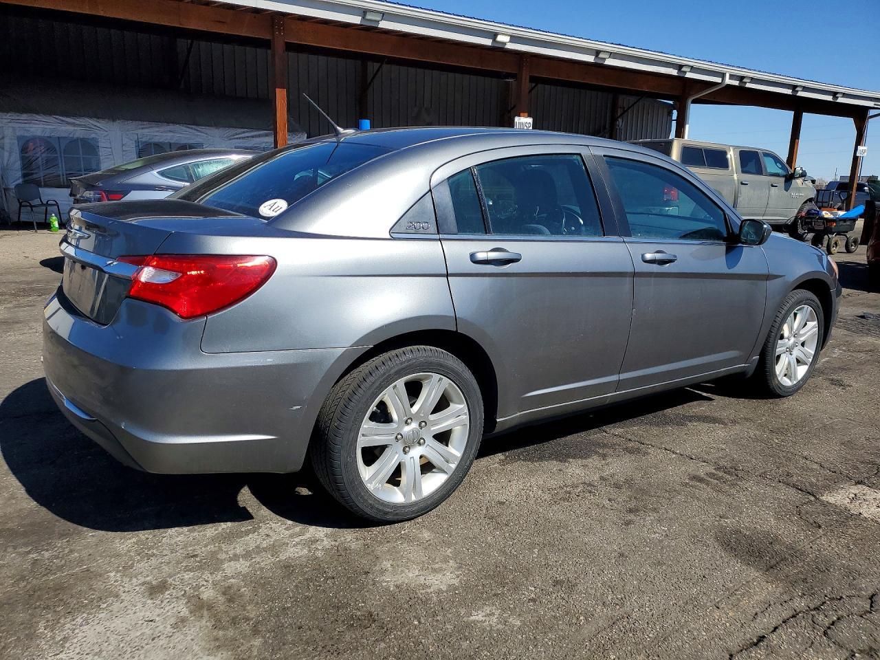 2013 Chrysler 200 Touring