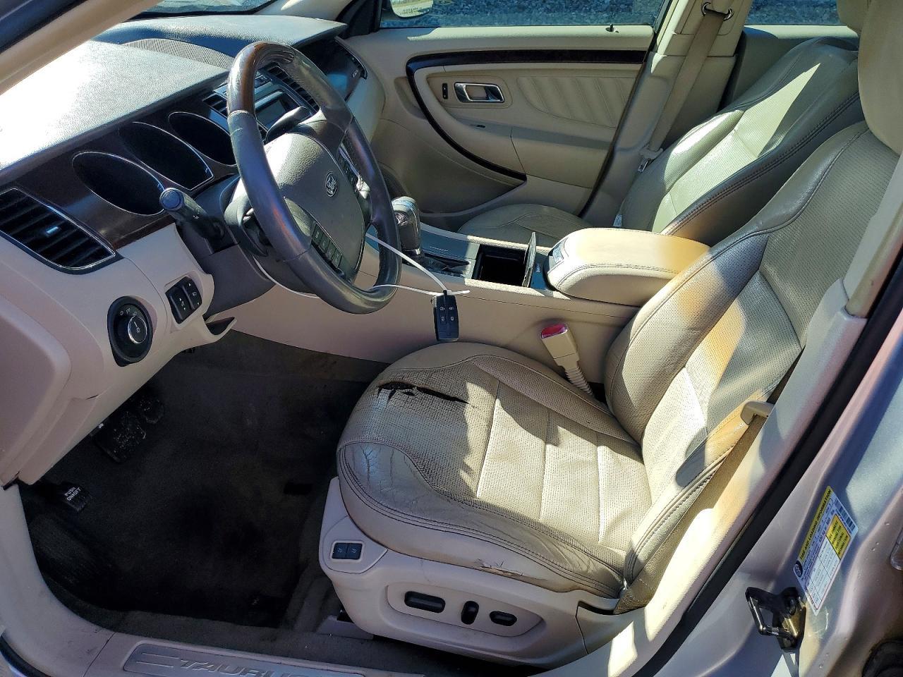 2010 Ford Taurus Limited