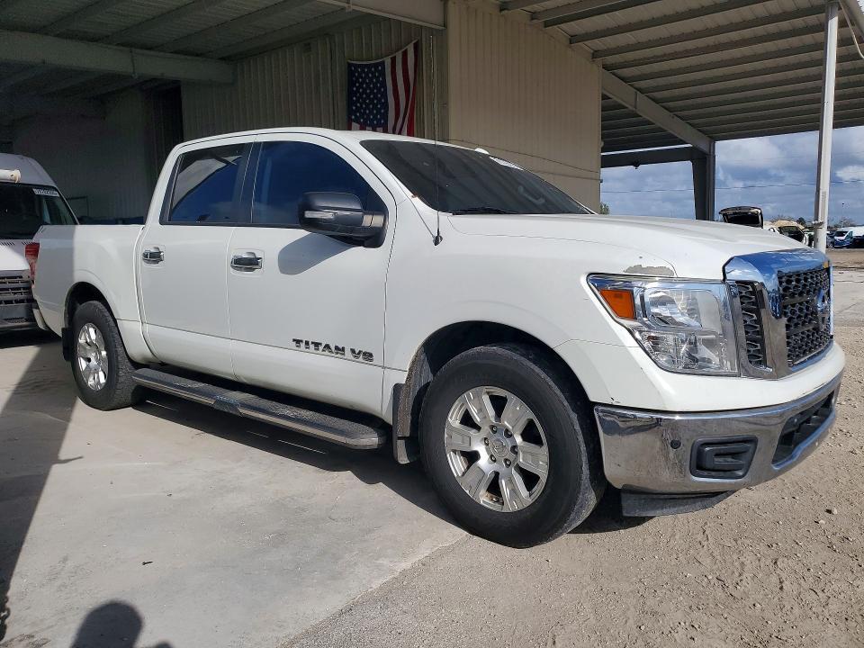 2018 Nissan Titan SV
