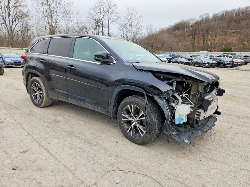 2019 Toyota Highlander le