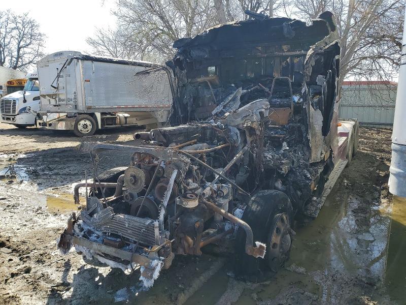 2000 Freightliner CC Conventional Semi Truck