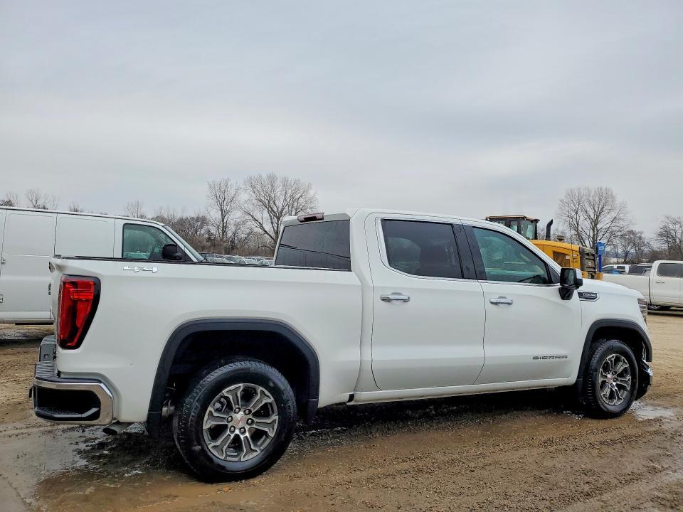 2026 GMC Sierra K1500 slt