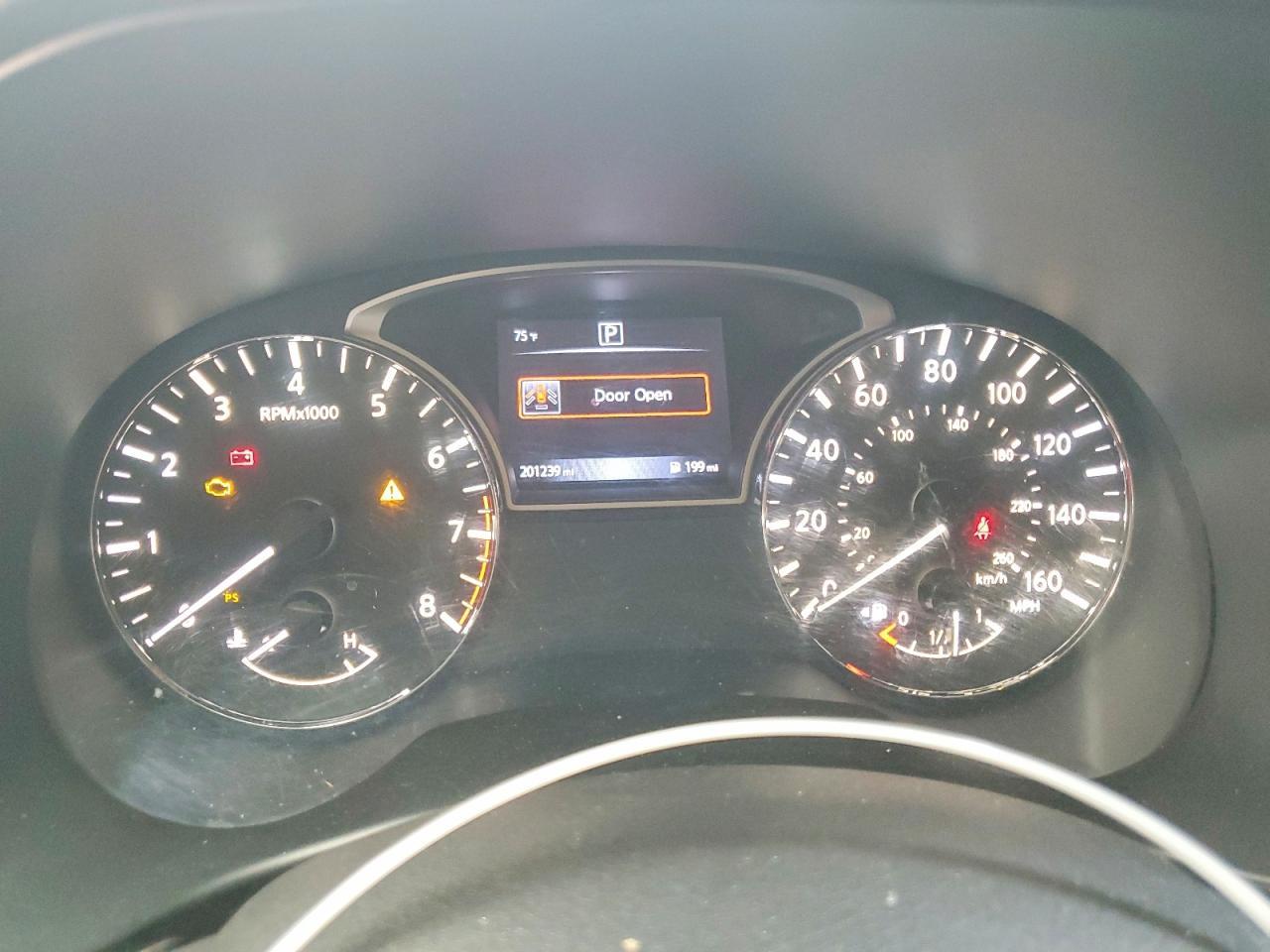 2017 Nissan Pathfinder sv