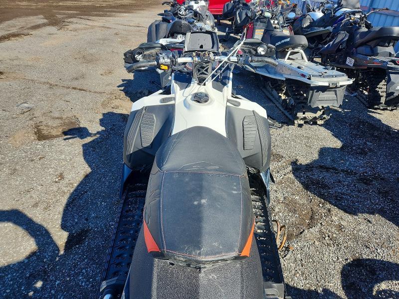 2016 Skidoo Renegade
