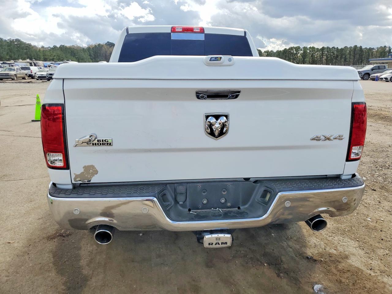 2016 Ram Trucks 1500 slt