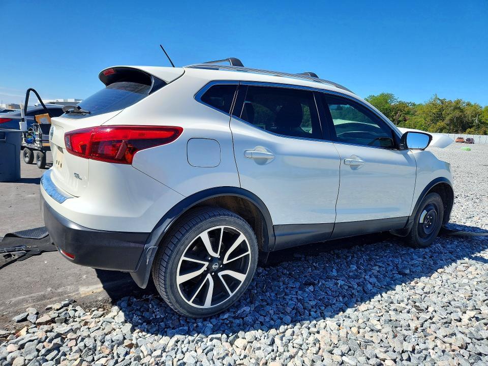2017 Nissan Rogue Sport sl