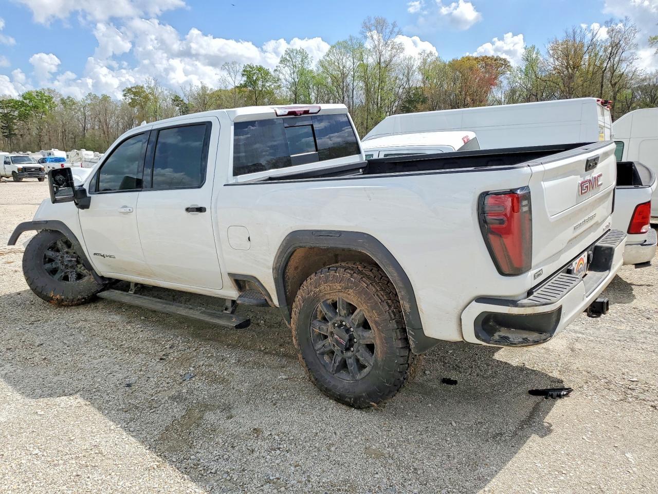 2024 GMC Sierra K2500 AT4