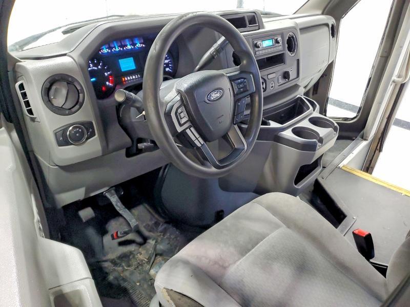 2022 Ford E350 Shuttle Bus