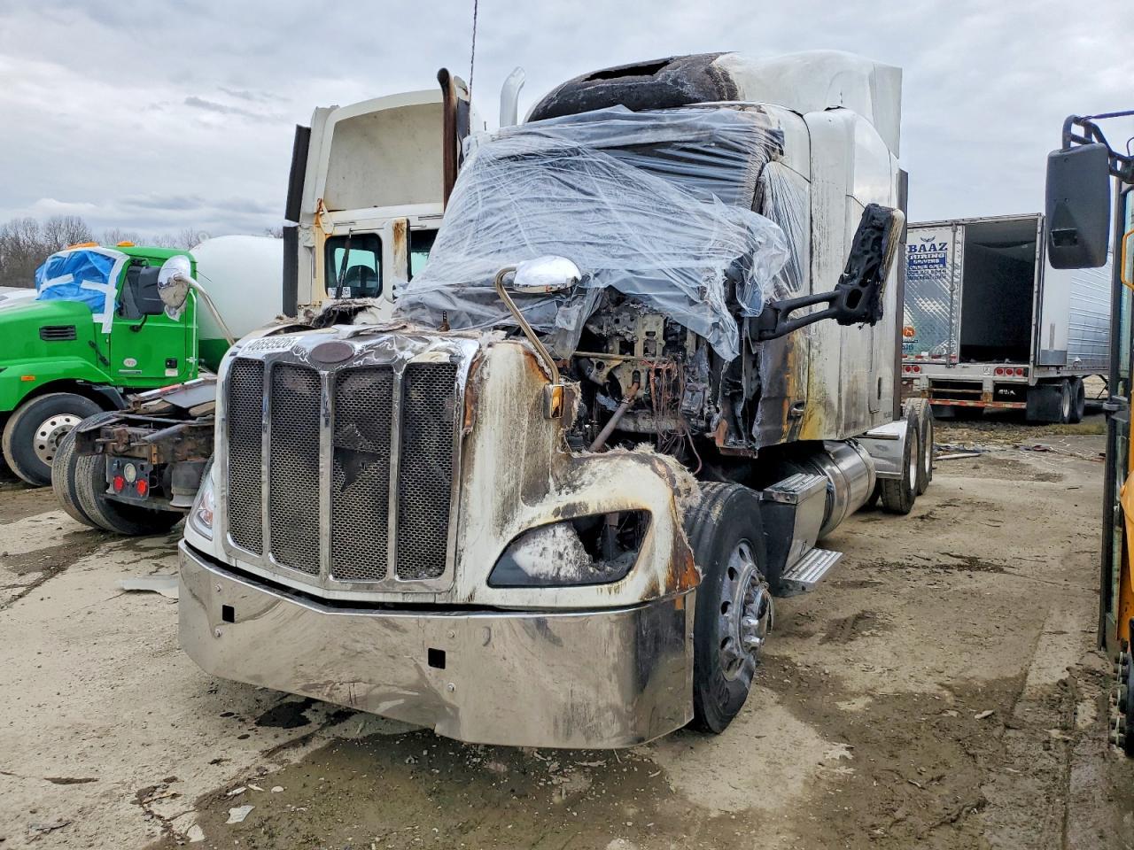 2016 Peterbilt 579 Semi Truck