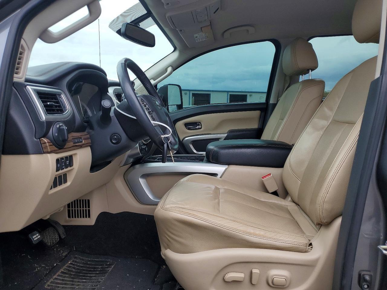 2017 Nissan Titan SL