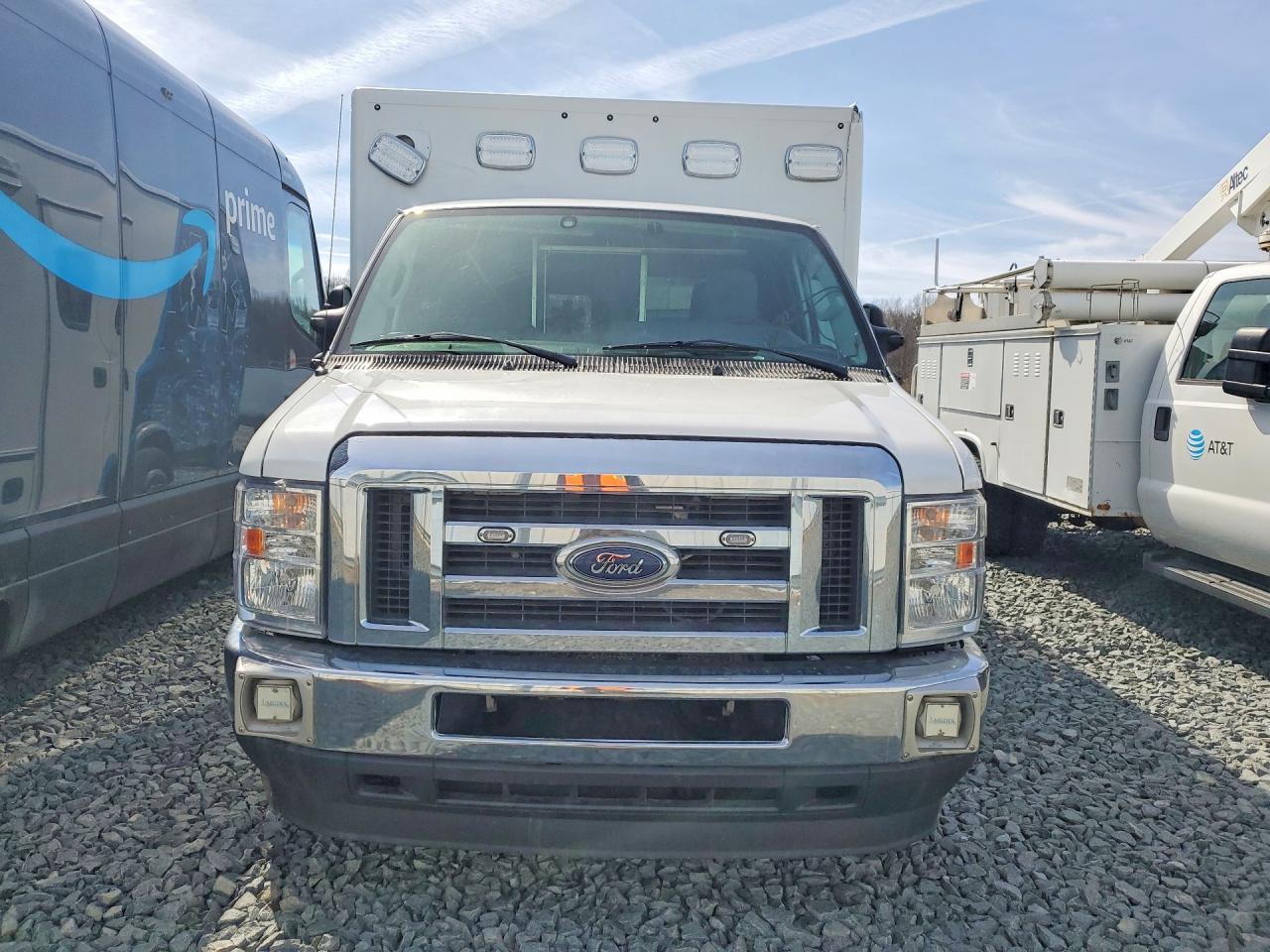 2022 Ford E350 Ambulance