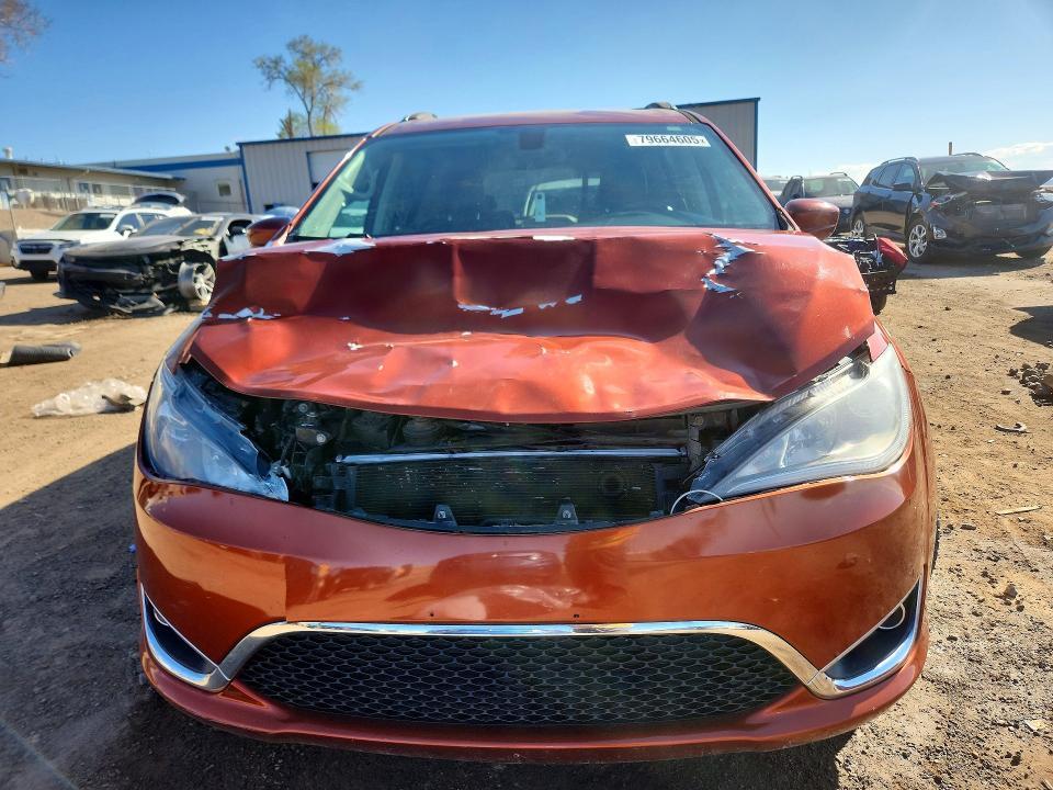 2018 Chrysler Pacifica Touring l
