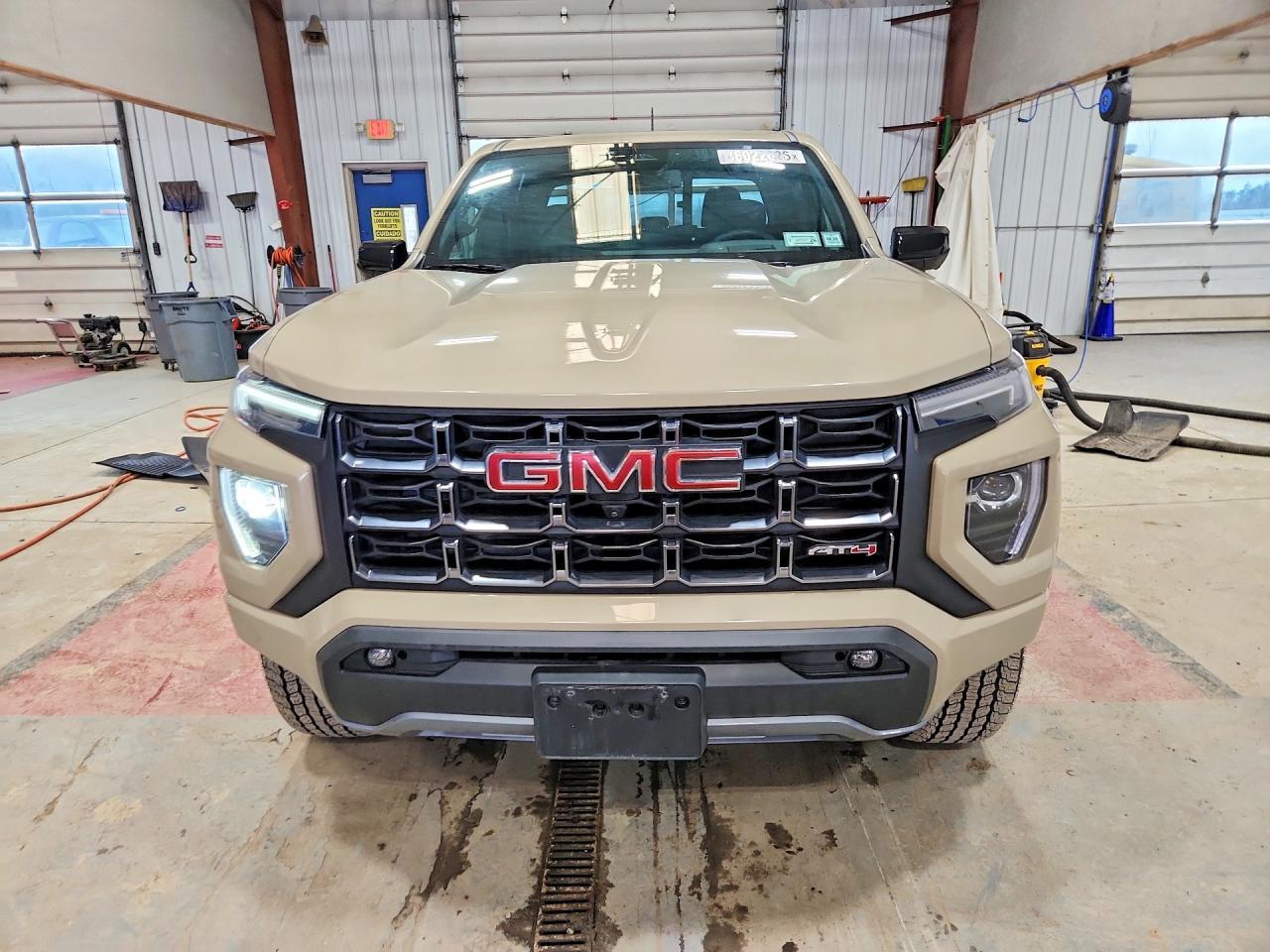 2024 GMC Canyon AT4