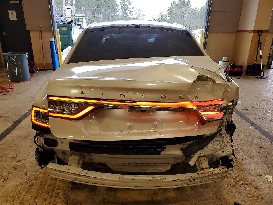 2017 Lincoln Continental Reserve