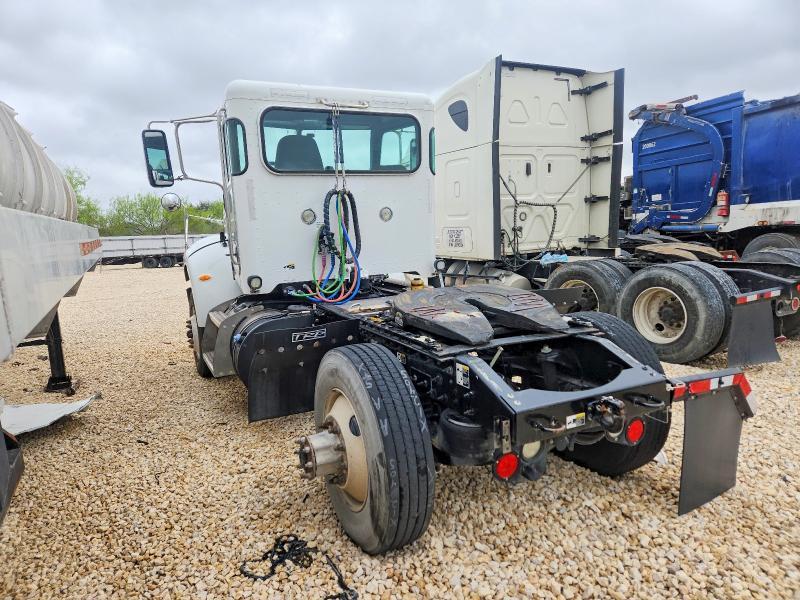 2017 Peterbilt 348 Semi Truck