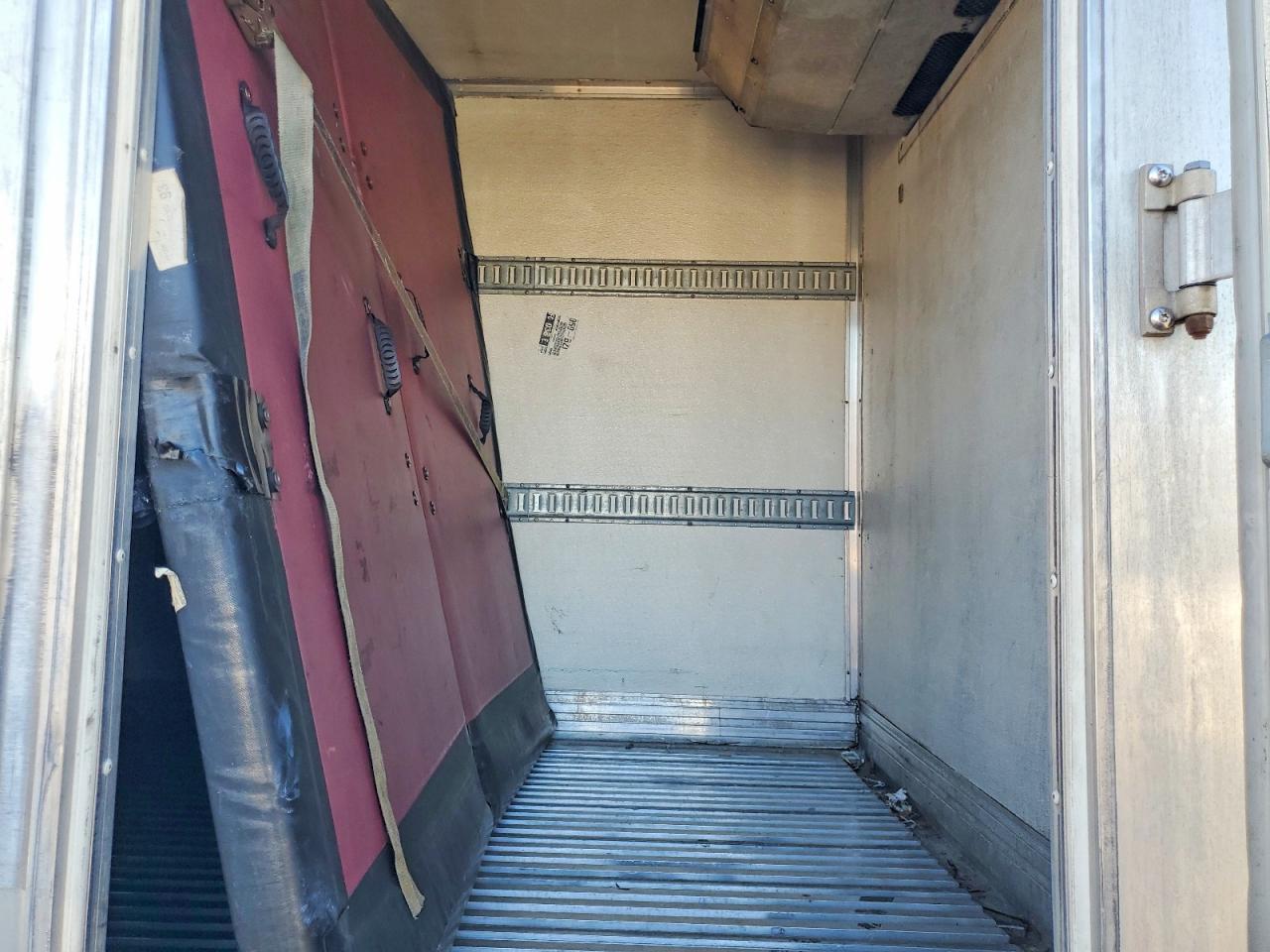 2007 Mitsubishi FE84D Refrigerated BOX Truck