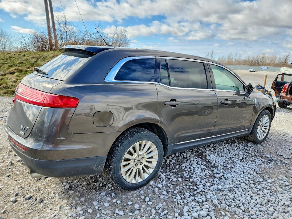 2011 Lincoln MKT