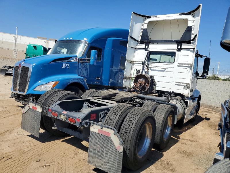 2021 Volvo VNR Semi Truck